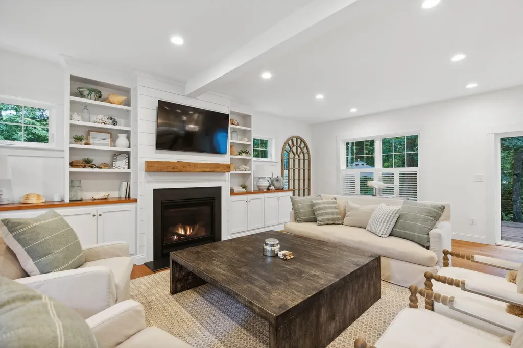 8 Running Brook Way Kennebunk ME 04043