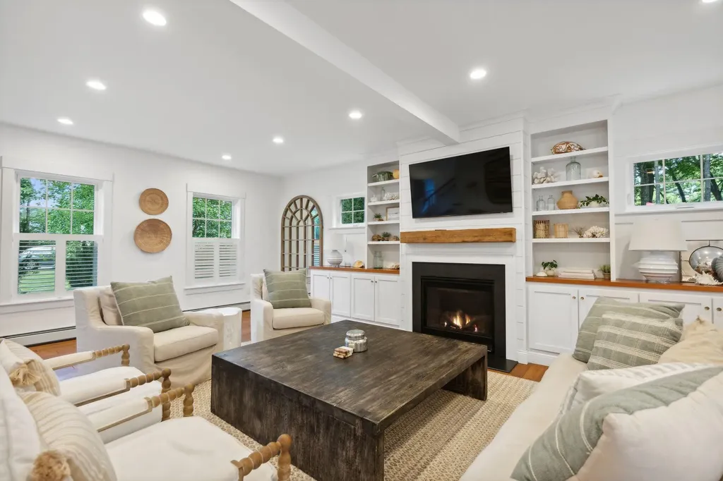 8 Running Brook Way Kennebunk ME 04043