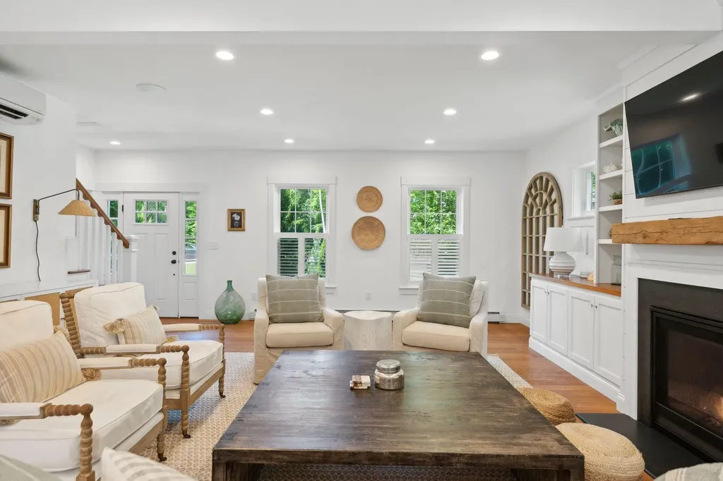 8 Running Brook Way Kennebunk ME 04043