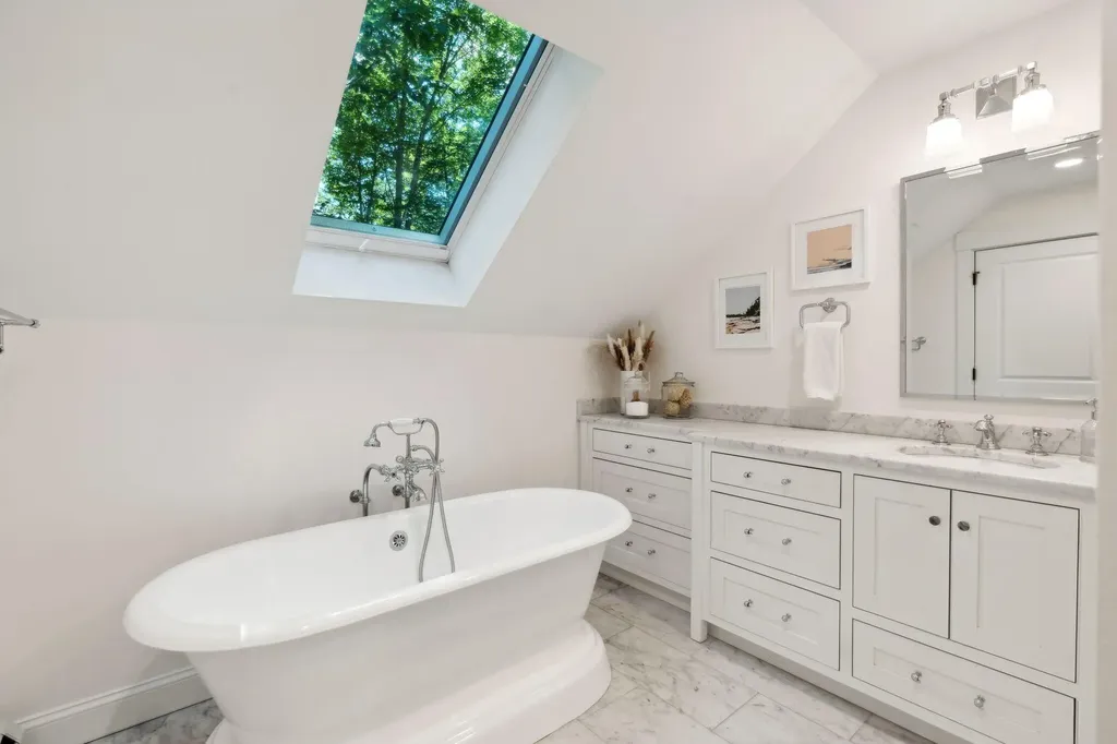 8 Running Brook Way Kennebunk ME 04043
