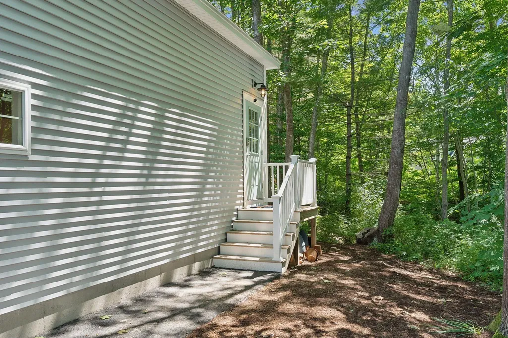 8 Running Brook Way Kennebunk ME 04043