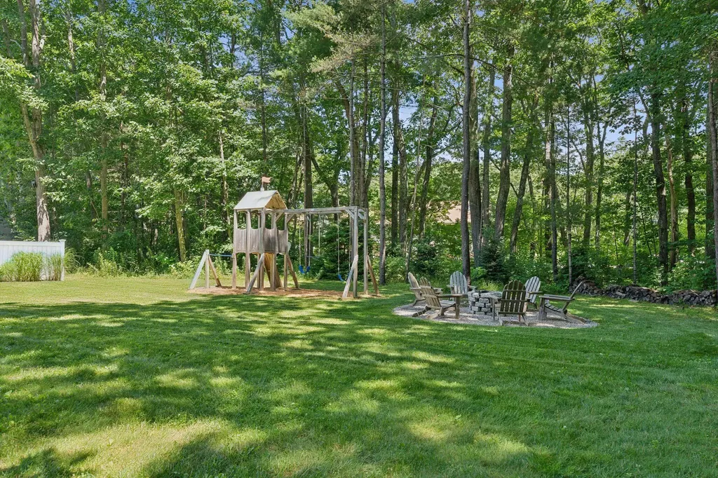 8 Running Brook Way Kennebunk ME 04043