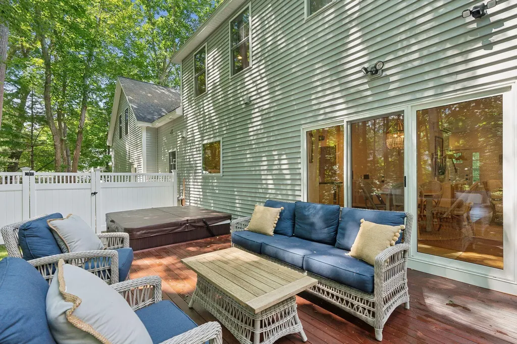8 Running Brook Way Kennebunk ME 04043