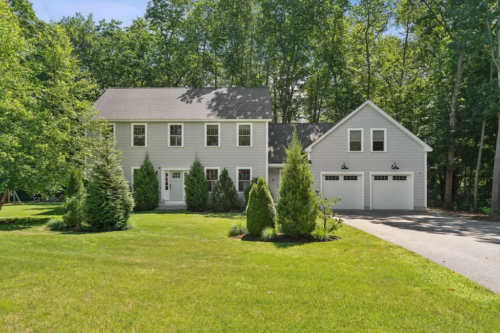 8 Running Brook Way Kennebunk ME 04043