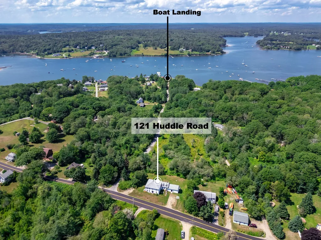 121 Huddle Road Bristol ME 04554