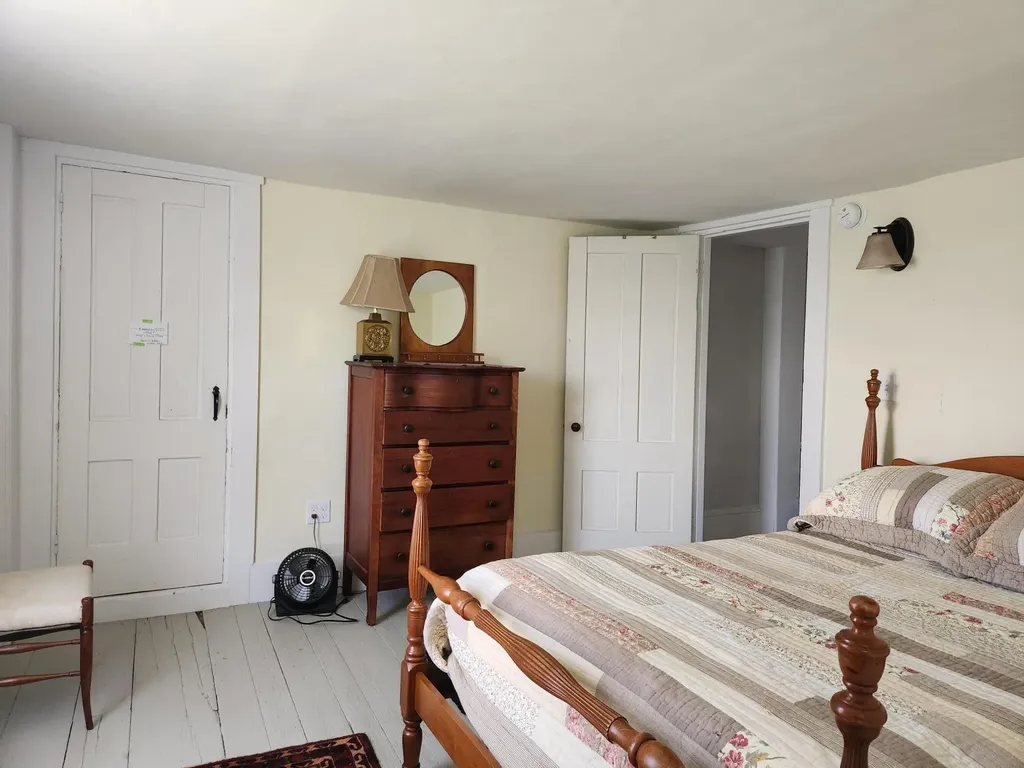 121 Huddle Road Bristol ME 04554
