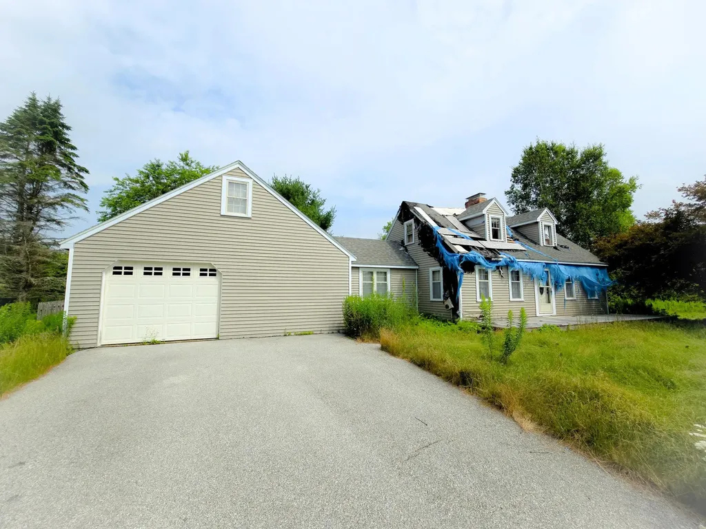 169 Baker Road Winterport ME 04496