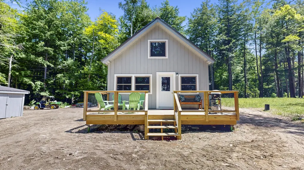 46 W Lake Drive Monmouth ME 04259