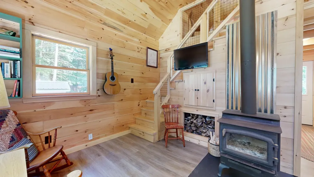 46 W Lake Drive Monmouth ME 04259