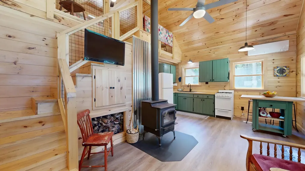 46 W Lake Drive Monmouth ME 04259