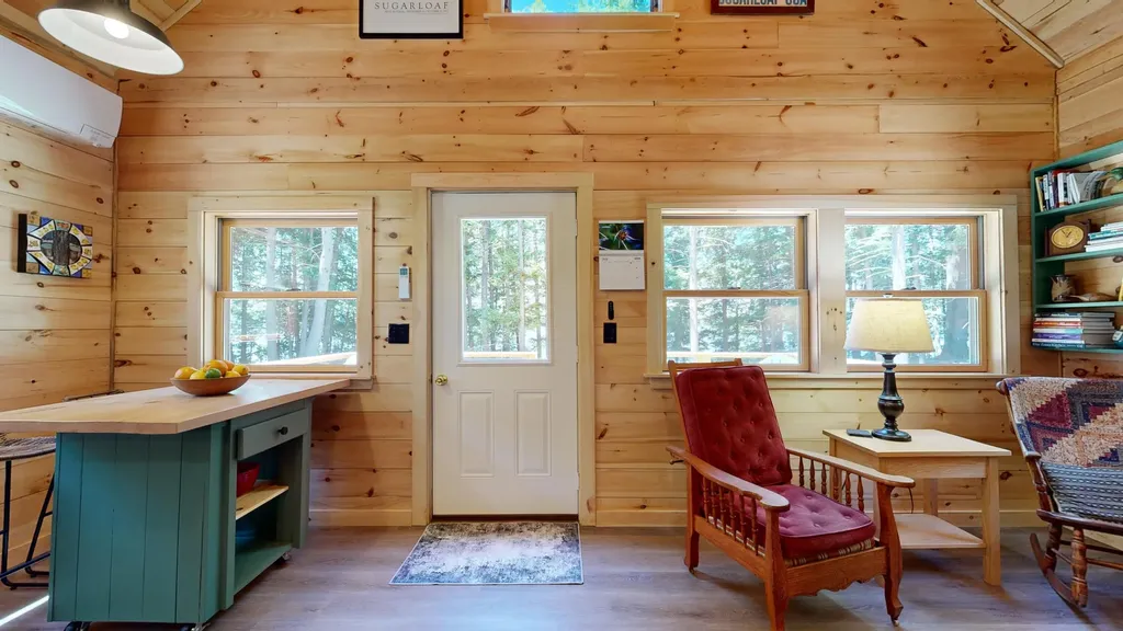 46 W Lake Drive Monmouth ME 04259