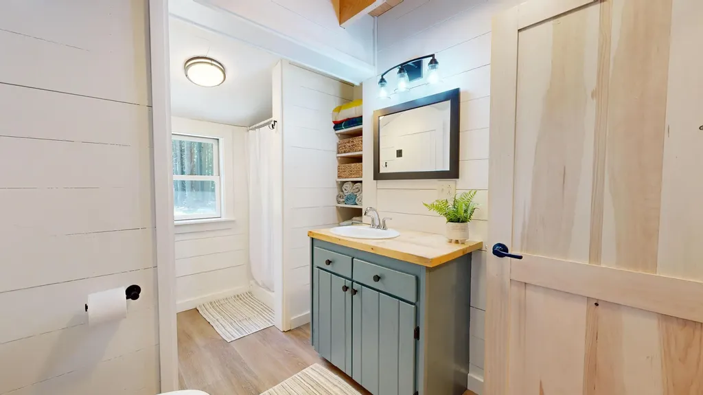 46 W Lake Drive Monmouth ME 04259