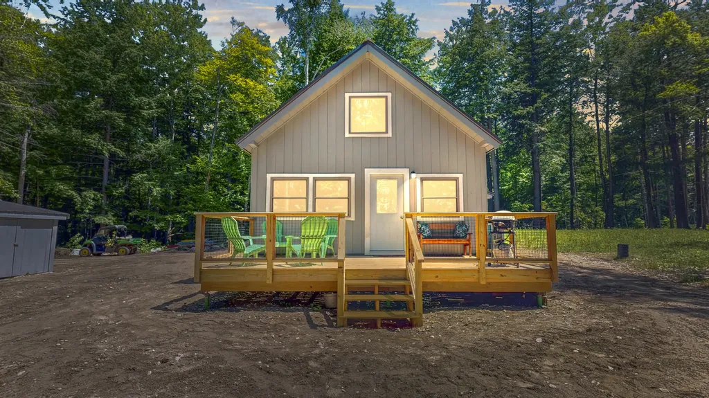 46 W Lake Drive Monmouth ME 04259