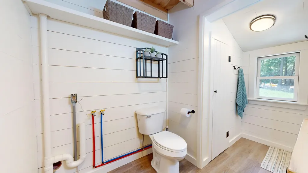 46 W Lake Drive Monmouth ME 04259