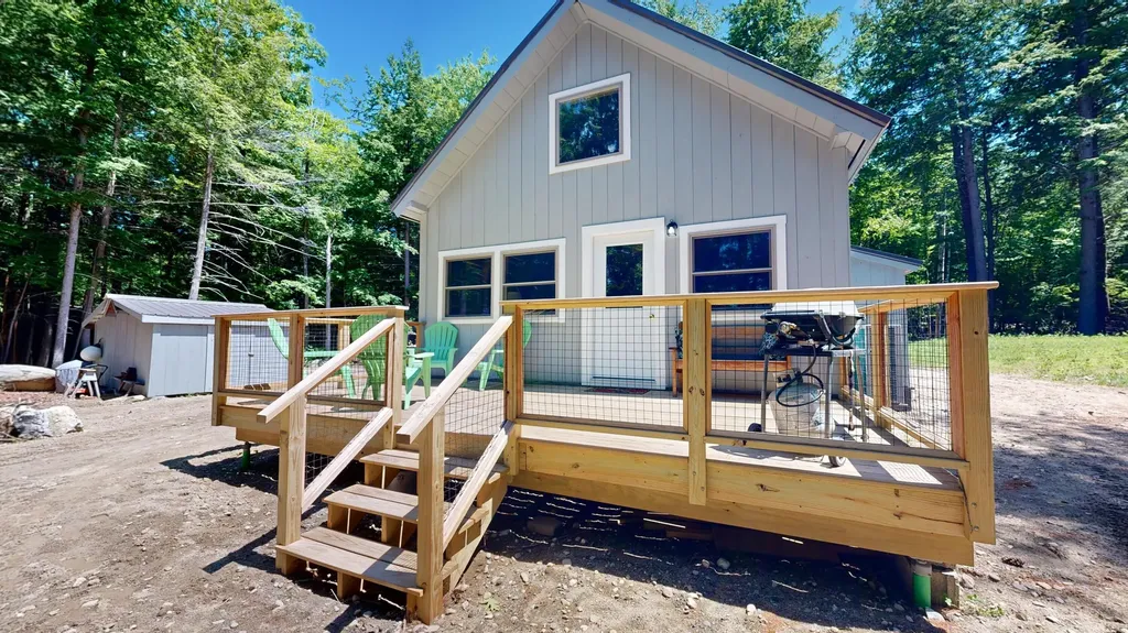 46 W Lake Drive Monmouth ME 04259