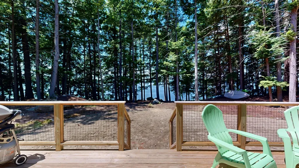 46 W Lake Drive Monmouth ME 04259