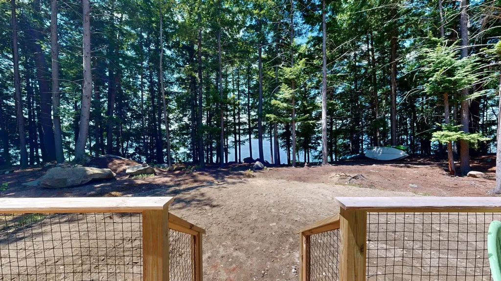 46 W Lake Drive Monmouth ME 04259
