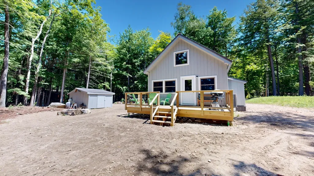 46 W Lake Drive Monmouth ME 04259