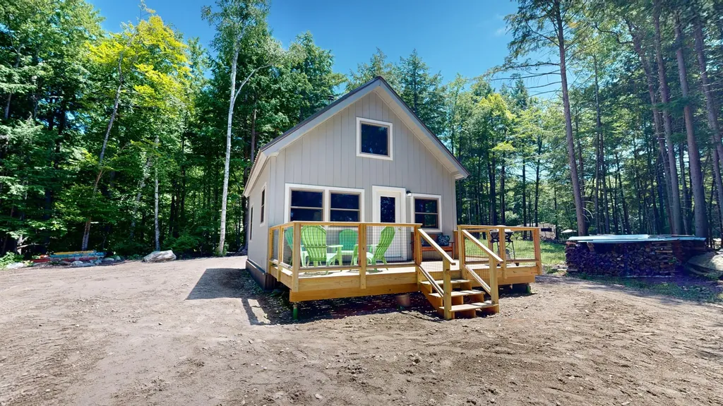 46 W Lake Drive Monmouth ME 04259