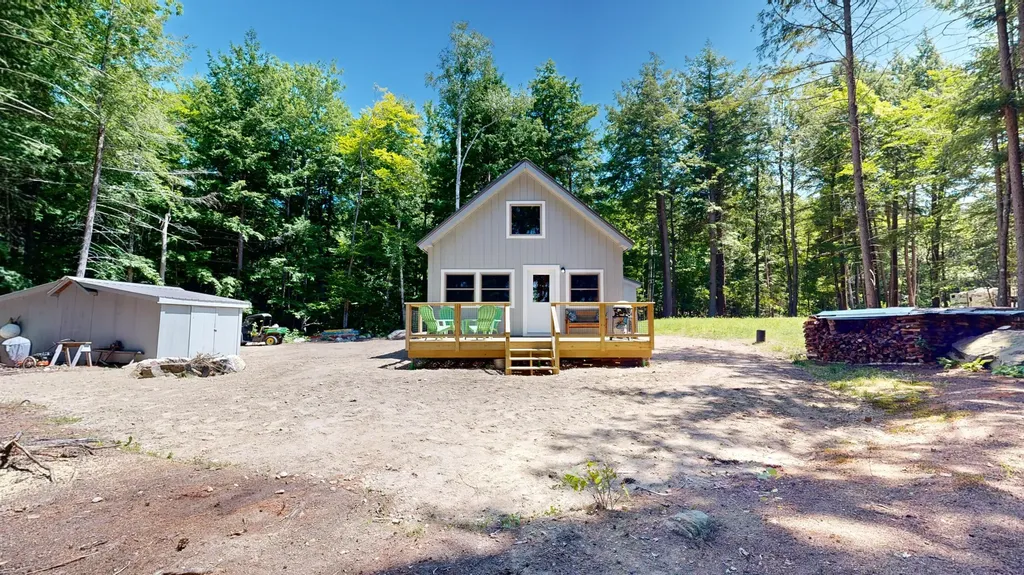 46 W Lake Drive Monmouth ME 04259