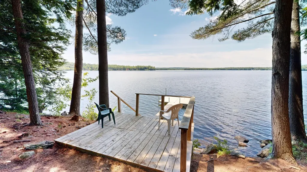 46 W Lake Drive Monmouth ME 04259