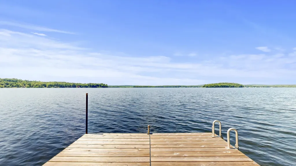 46 W Lake Drive Monmouth ME 04259