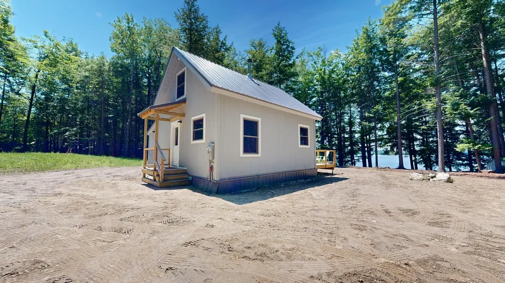 46 W Lake Drive Monmouth ME 04259