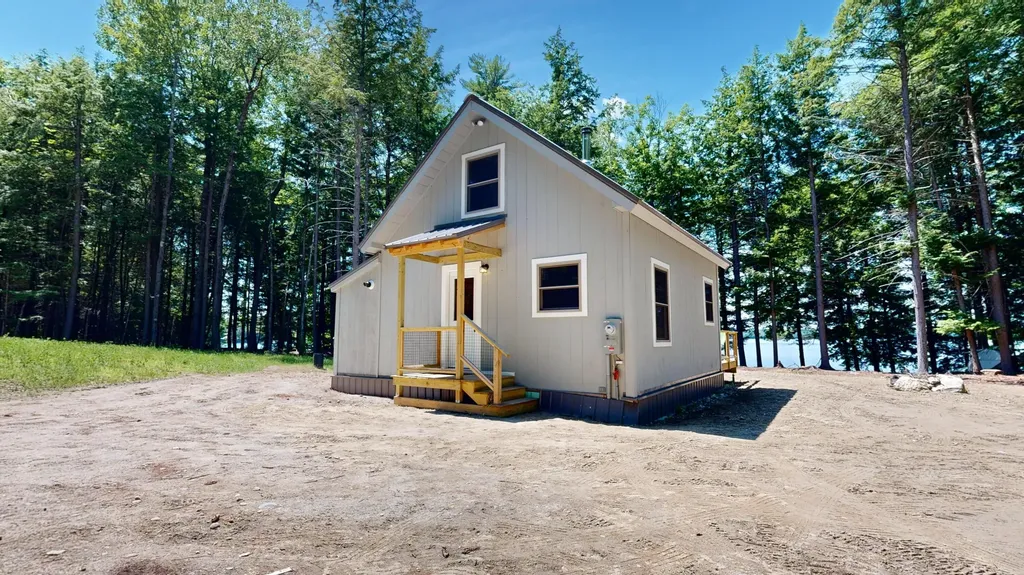 46 W Lake Drive Monmouth ME 04259