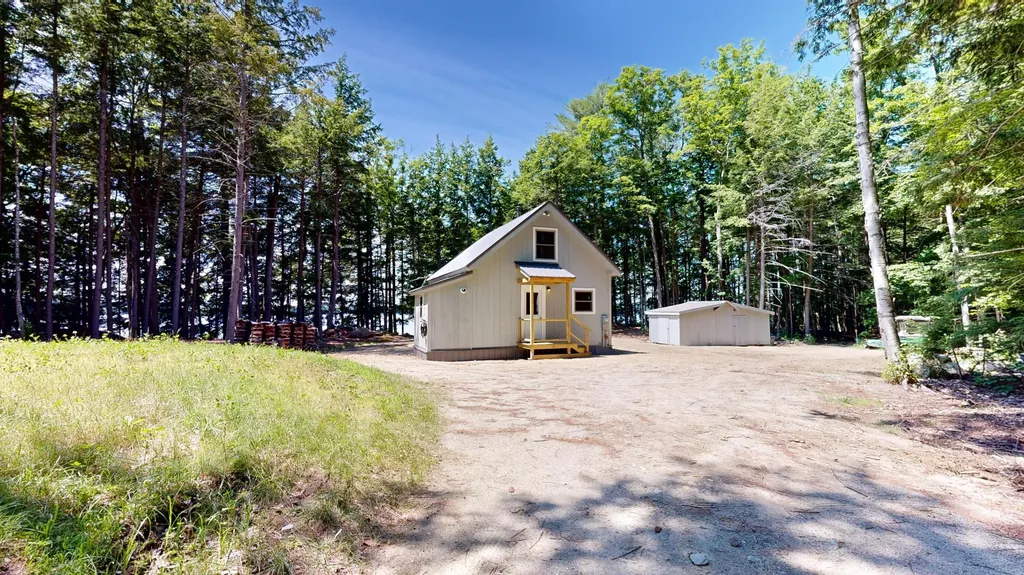 46 W Lake Drive Monmouth ME 04259