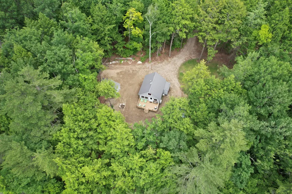 46 W Lake Drive Monmouth ME 04259