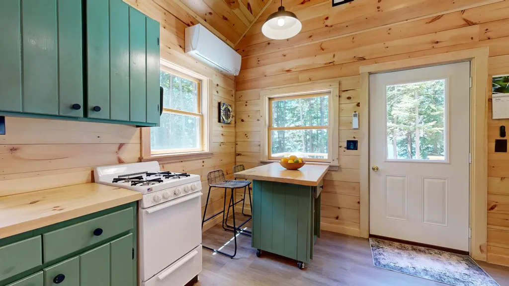 46 W Lake Drive Monmouth ME 04259