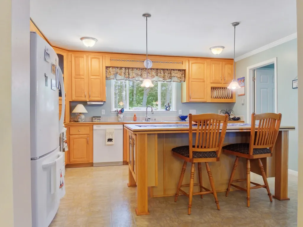 10 Sandy Cove Palermo ME 04354