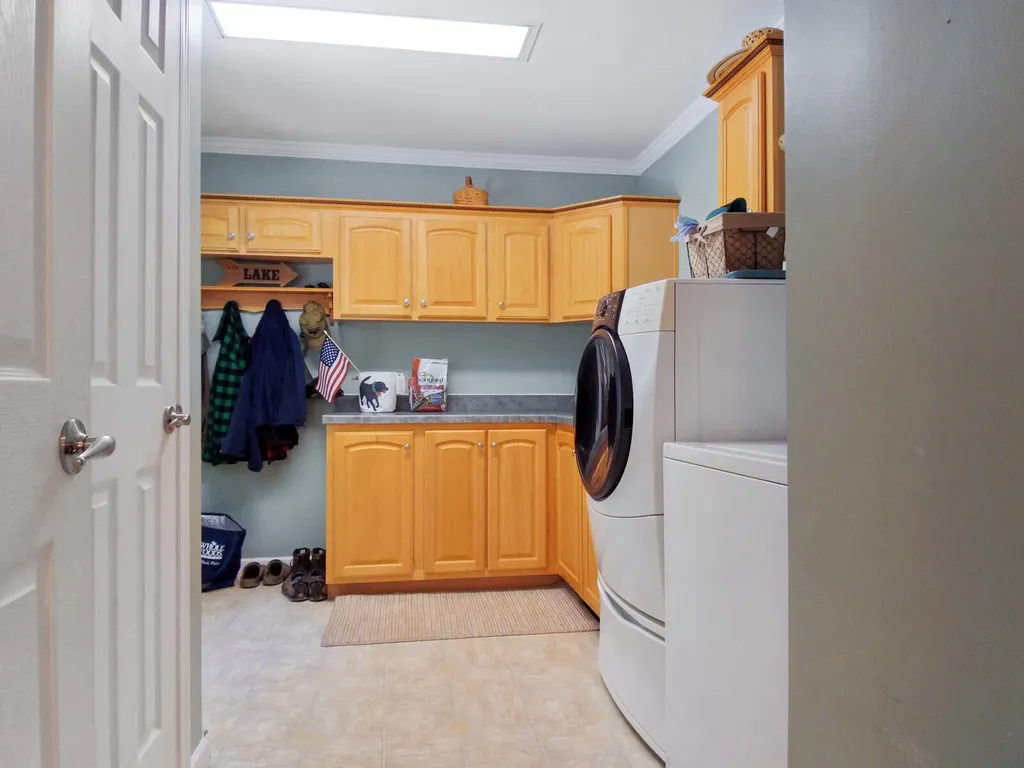 10 Sandy Cove Palermo ME 04354