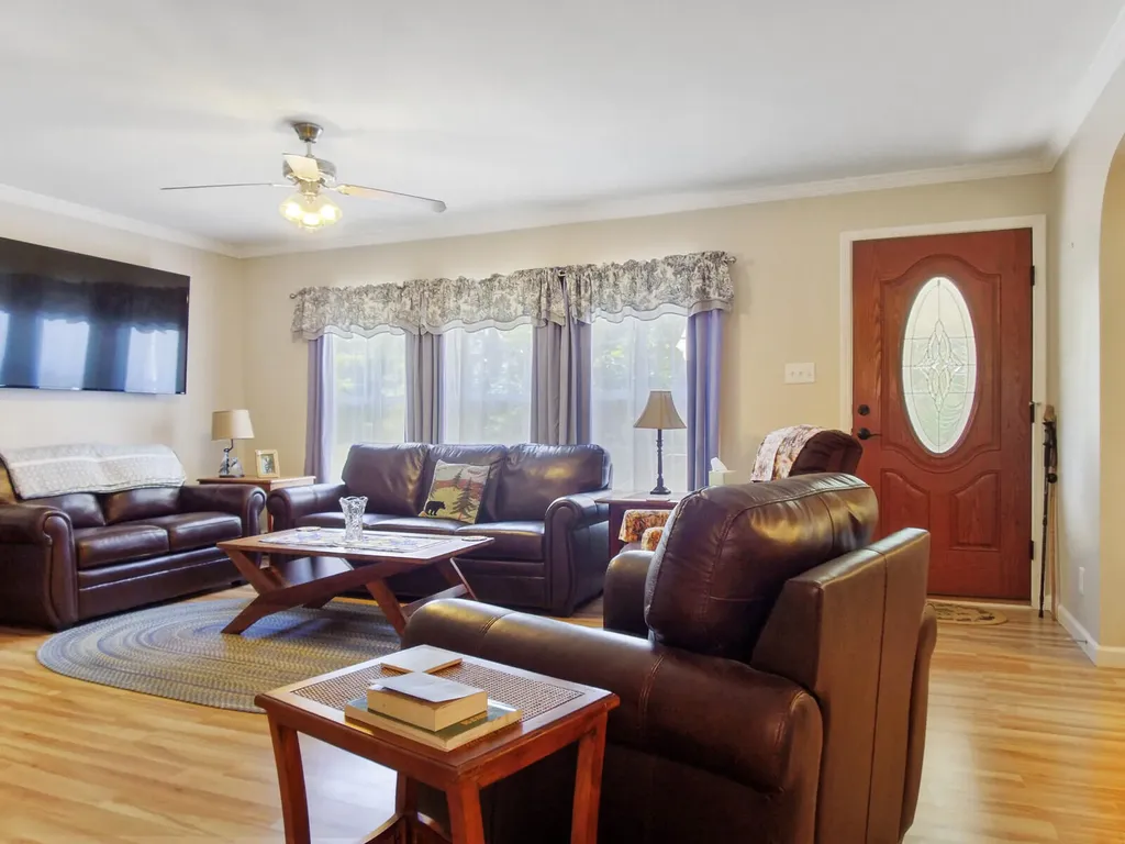 10 Sandy Cove Palermo ME 04354