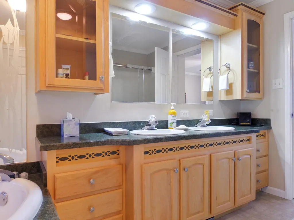 10 Sandy Cove Palermo ME 04354
