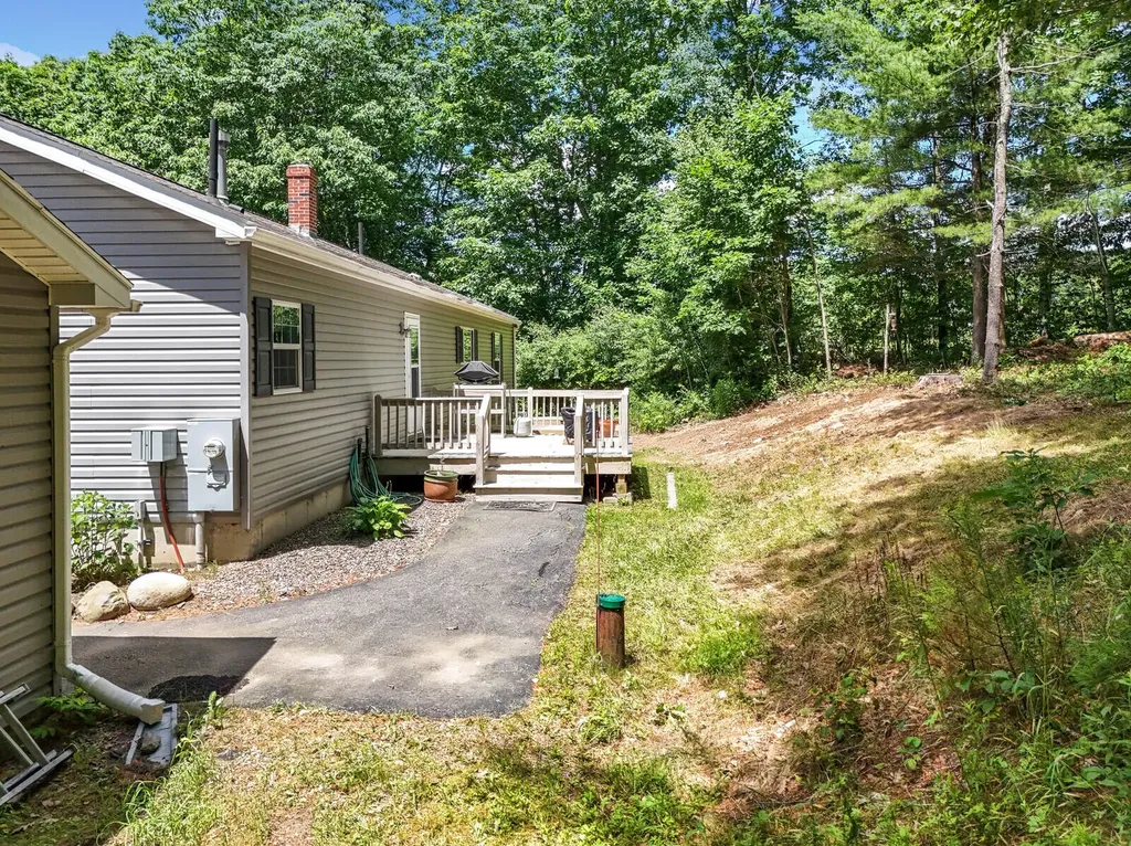 10 Sandy Cove Palermo ME 04354
