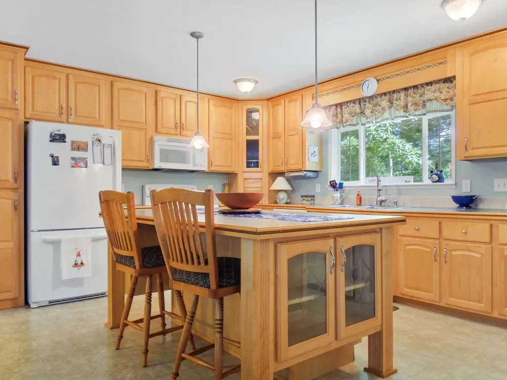 10 Sandy Cove Palermo ME 04354
