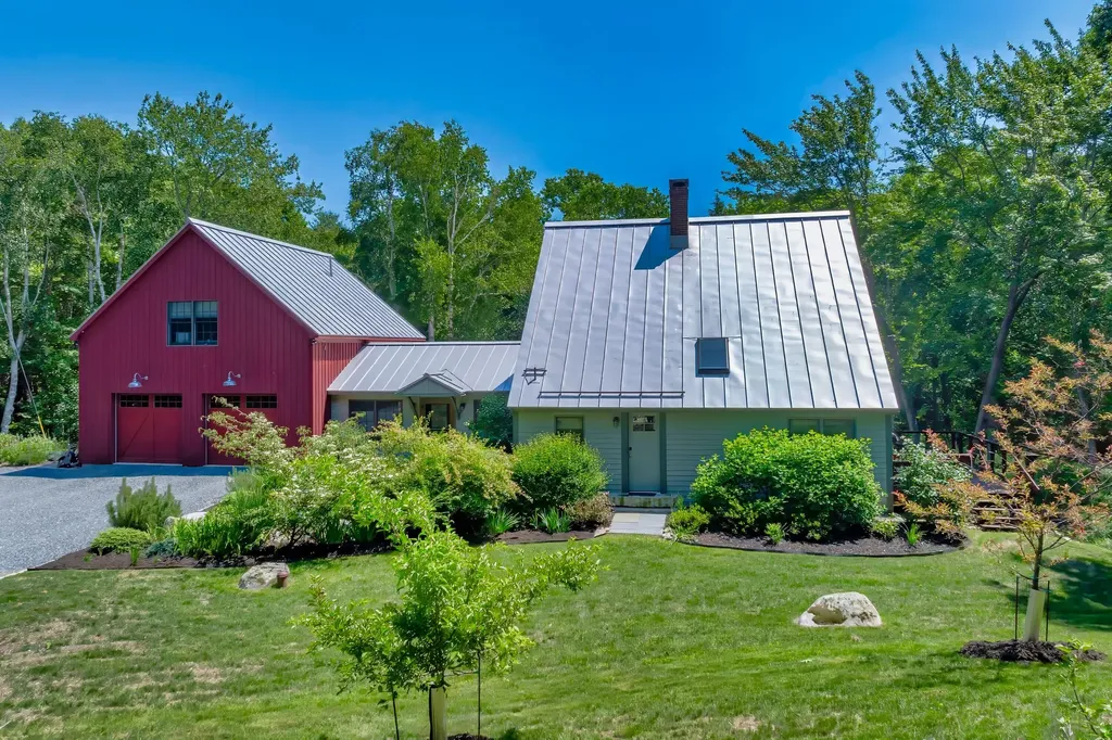 226 Graytown Road Sedgwick ME 04676