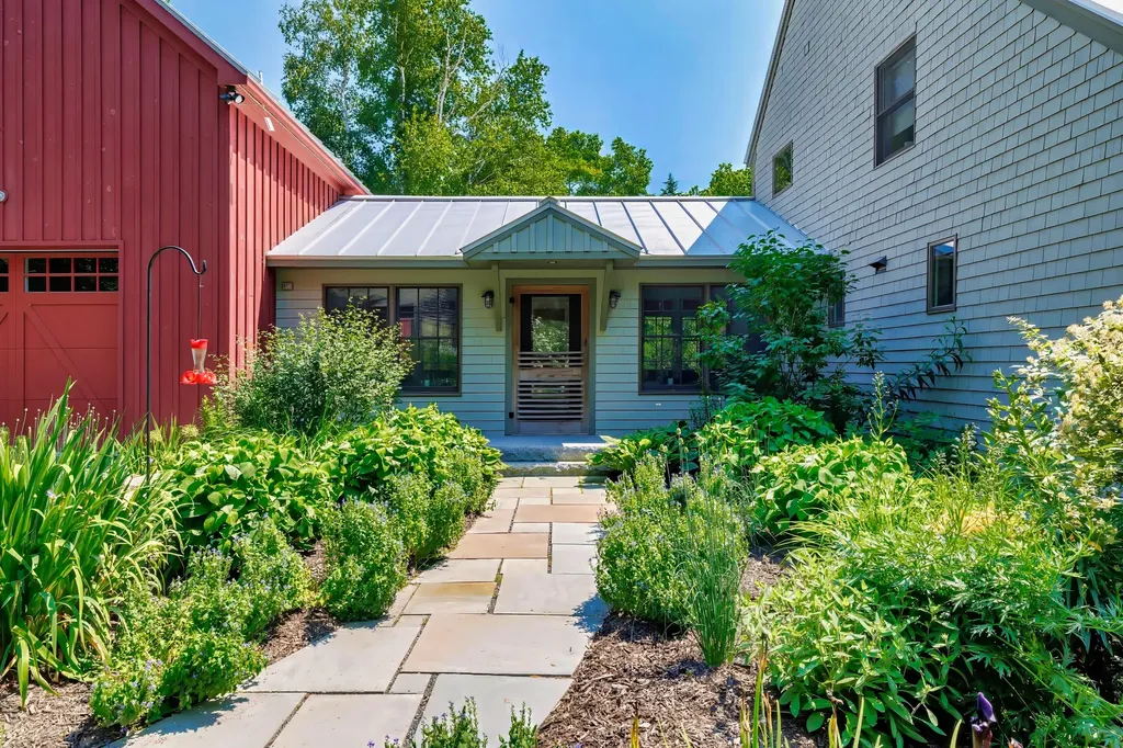 226 Graytown Road Sedgwick ME 04676