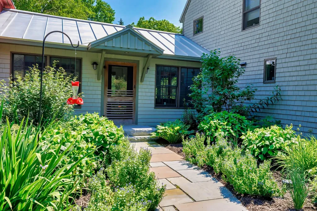 226 Graytown Road Sedgwick ME 04676