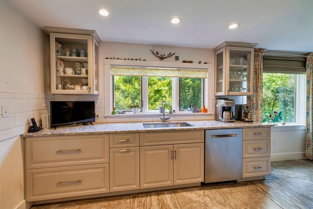 226 Graytown Road Sedgwick ME 04676