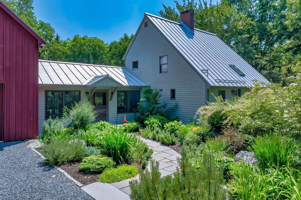 226 Graytown Road Sedgwick ME 04676
