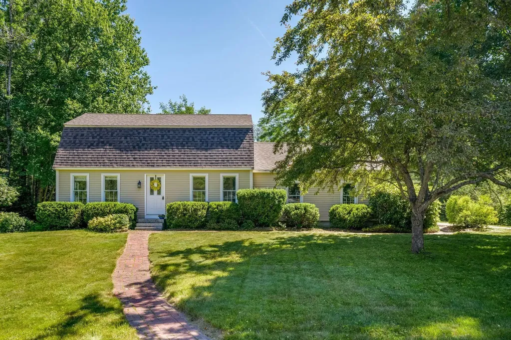 28 Madison Drive Yarmouth ME 04096