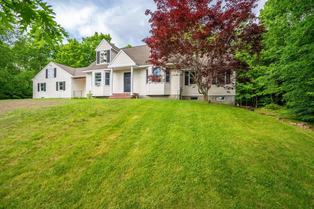 7 Old Gordon Road Dayton ME 04005