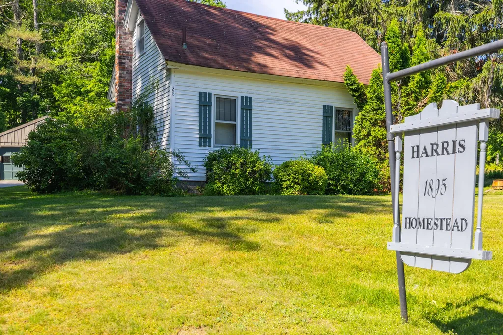 28 Hardscrabble Road Poland ME 04274