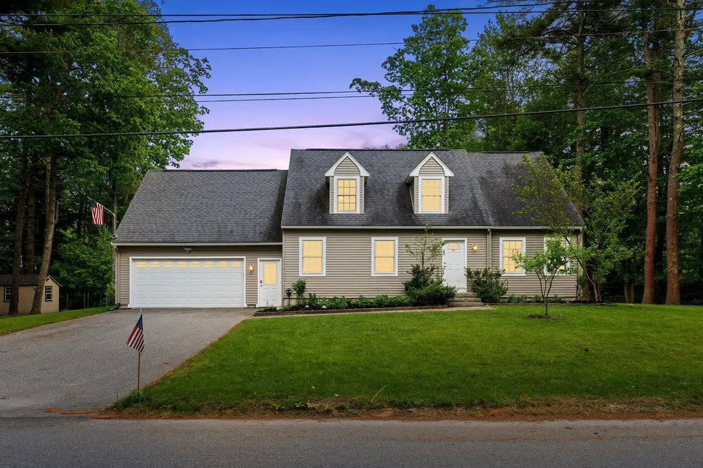 17 Manor Street Old Orchard Beach ME 04064