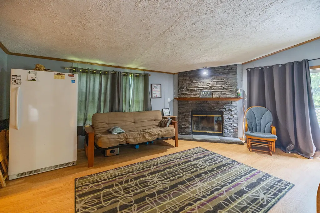 140 Cressey Road Monmouth ME 04259