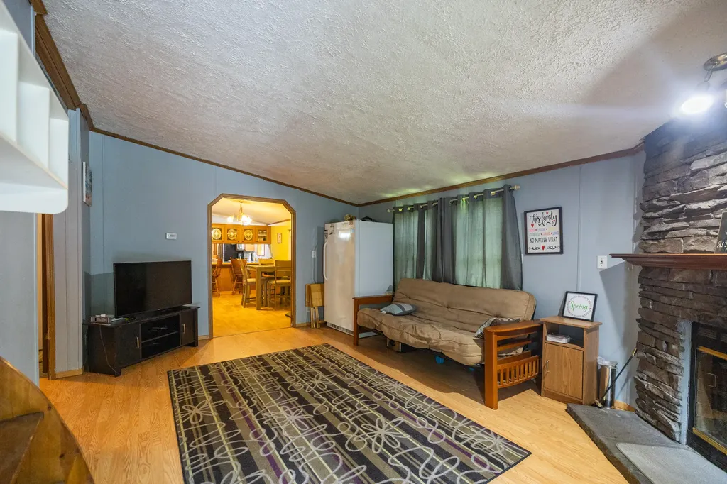 140 Cressey Road Monmouth ME 04259