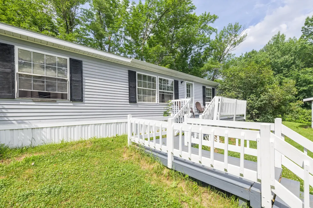 140 Cressey Road Monmouth ME 04259