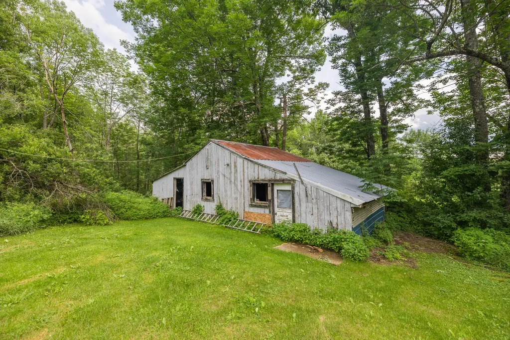140 Cressey Road Monmouth ME 04259